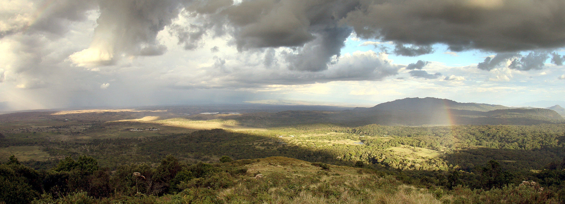 Tanzania Regenbogen im Arusha Park