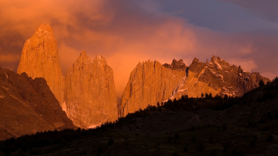 Chile - Torres del Paine Sunset - Cascada