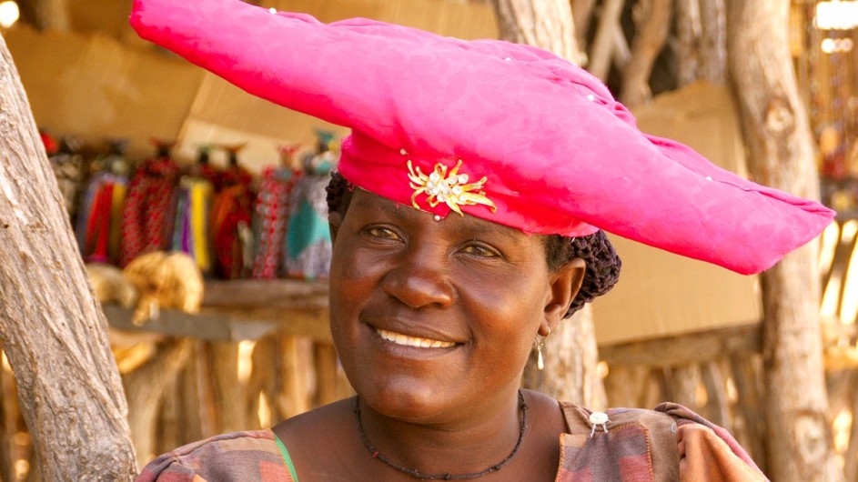 Namibia Herero Frau mit Hut