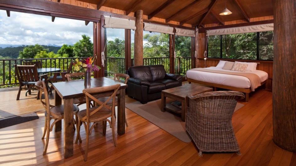 Australien Atherton Tablelands Rose Gums Wilderness Retreat Baumhaus innen