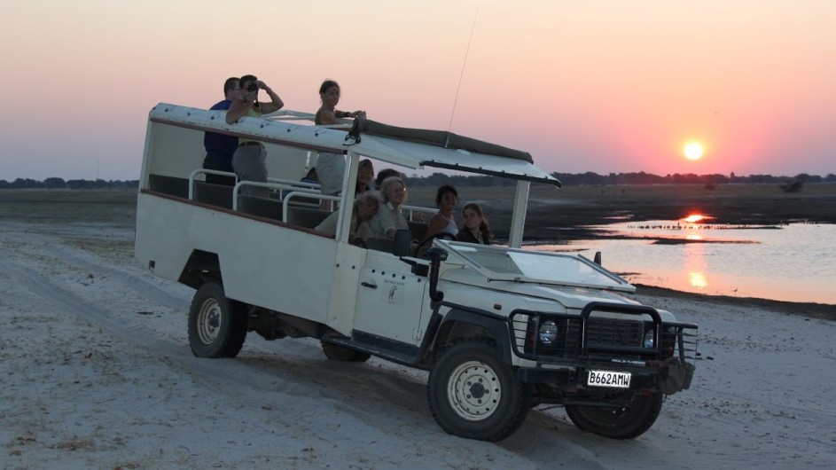 Botswana Sonnenuntergang am Chobe River Pirschfahrt