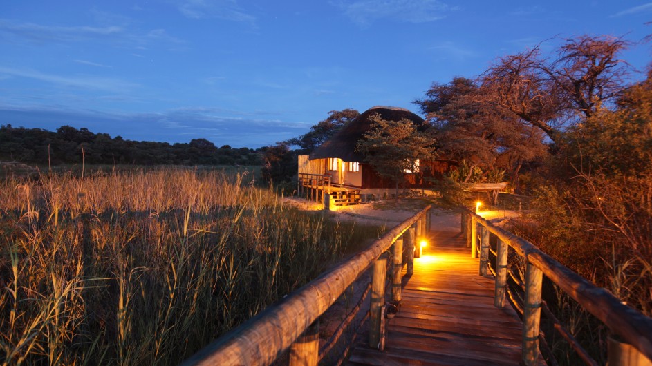 Namibia Caprivi Hakusembe River Lodge abends