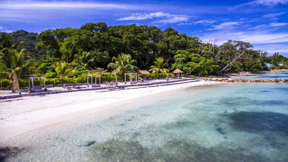 Seychellen La Digue Domaine de L´Orangeraie STrand