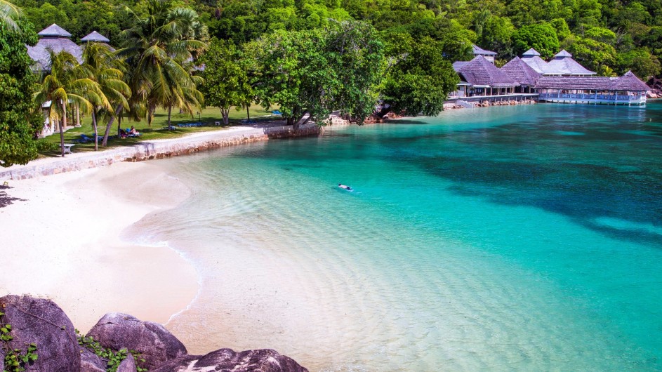 Seychellen Praslin Domaine de la Reserve Strand