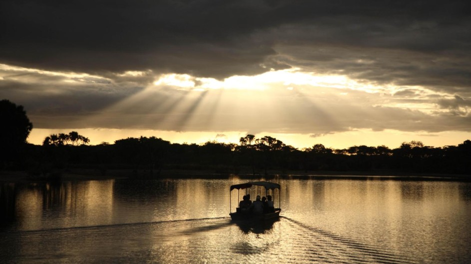 Tanzania Selous Game Reserve Siwandu Bootsfahrt auf dem Lake Nzerakera