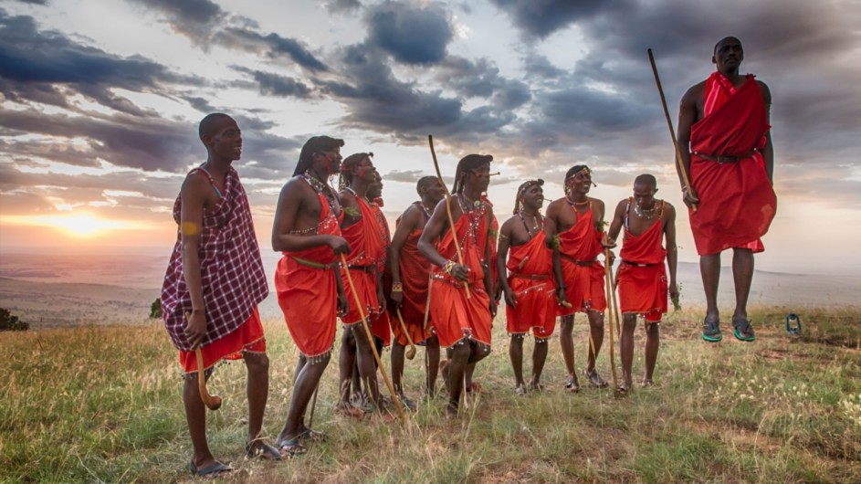 Tanzania Serengeti Kleins Camp Masai Krieger
