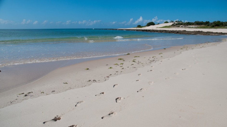Mozambique Fußabdrücke am Strand