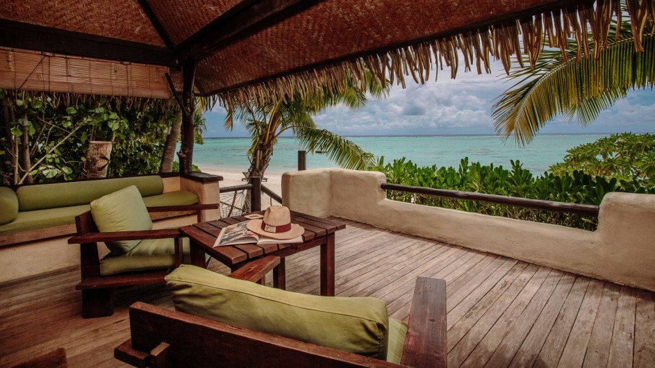 Cook Inseln Pacific Resort Aitutaki Strandbungalow Terrasse