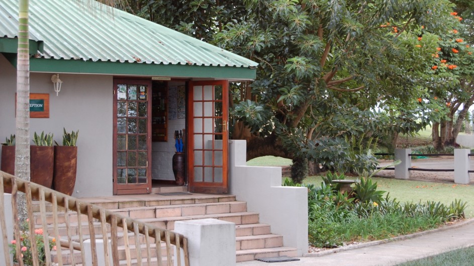 Südafrika Hazyview Chestnut Country Lodge Rezeption