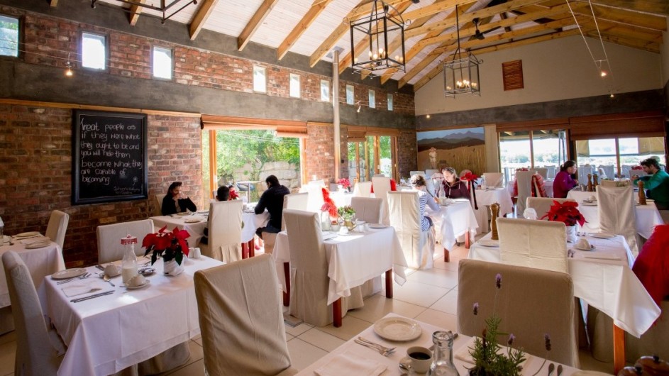 Südafrika Oudtshoorn De Zeekoe Fästefarm Restaurant