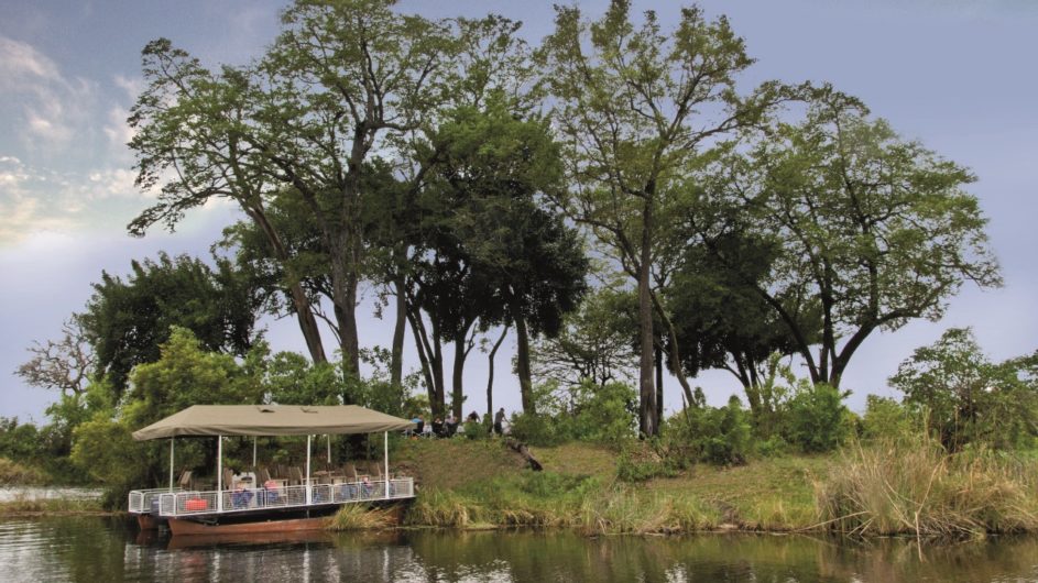 Namibia Caprivi Lianshulu Bush Lodge Ausflugsboot