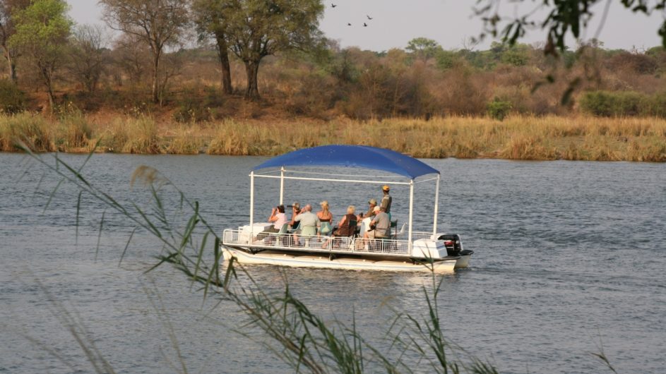 Namibia Caprivi Ndhovu Safari Lodge Bootsfahrt auf dem Okavango