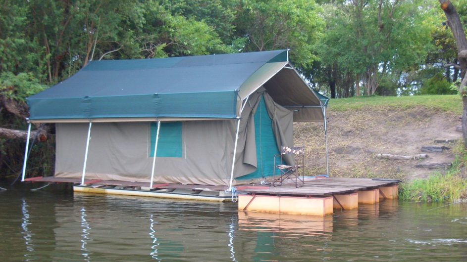 Namibia Caprivi Ndhovu Safari Lodge schwimmendes Zelt