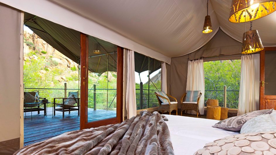 Namibia Erongo Wilderness Lodge Zimmer innen