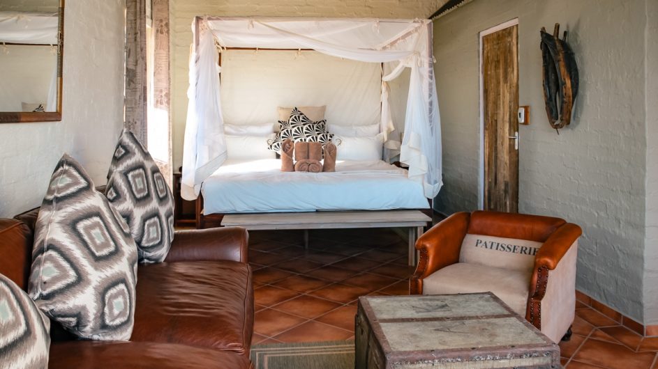 Namibia Namib Desert Homestead Lodge Zimmer innen