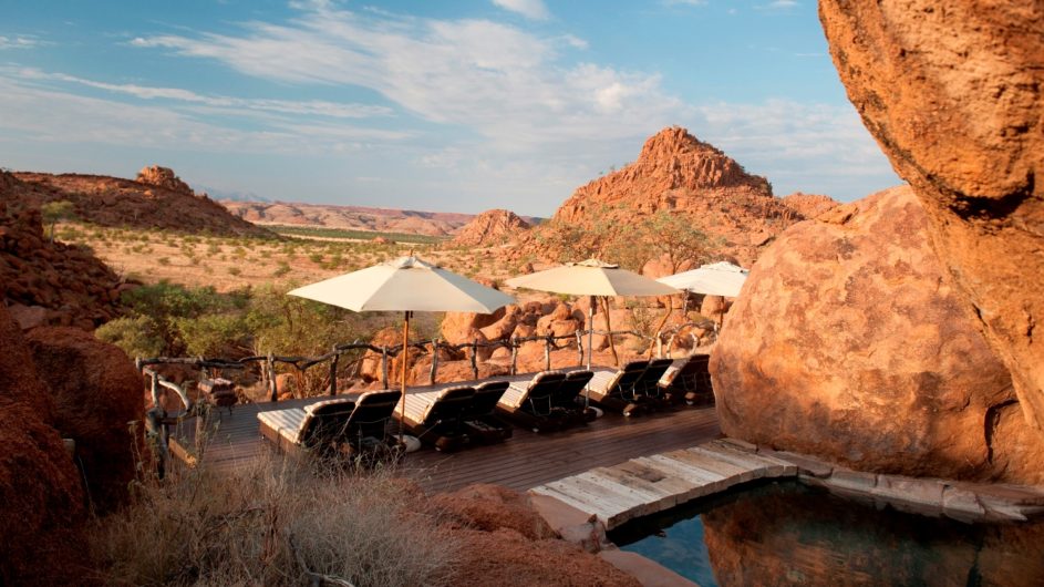 Namibia Erongo Berge Mowani Mountain Camp Pool