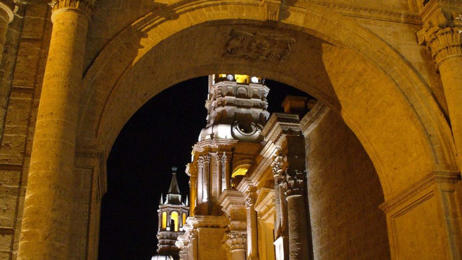 Peru Chamäleon Reisen Kleingruppenreise Machu Picchu Kathedrale von Arequipa