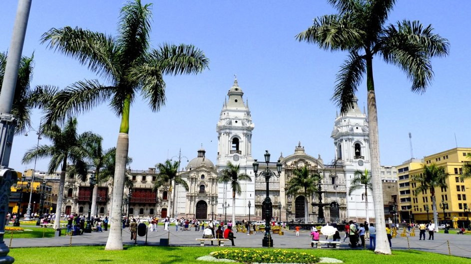 Peru Chamäleon Reisen Kleingruppenreise Machu Picchu Kathedrale von Lima
