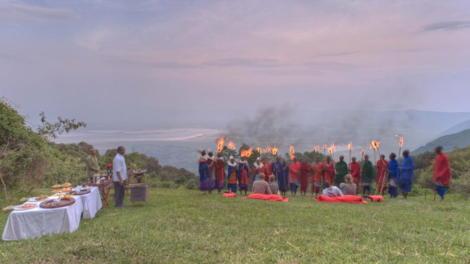 Tanzania andBeyond Ngorongoro Crater Lodge Trinkstopp Masai