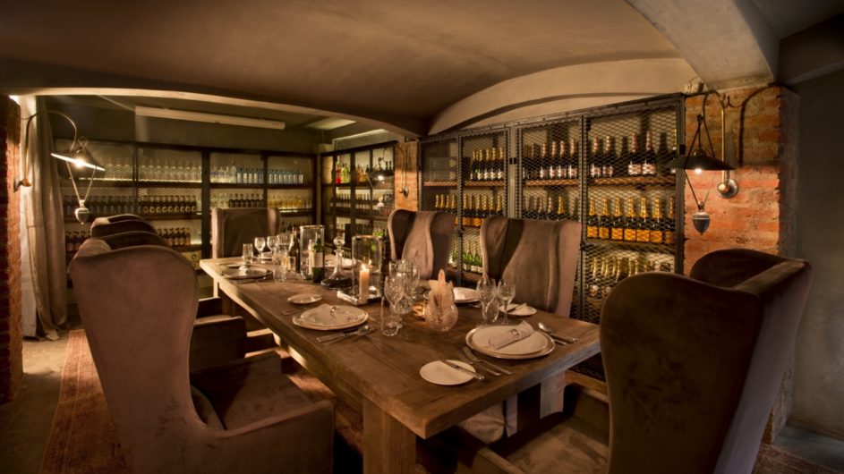 Tanzania andBeyond Ngorongoro Crater Lodge Weinkeller Dinner