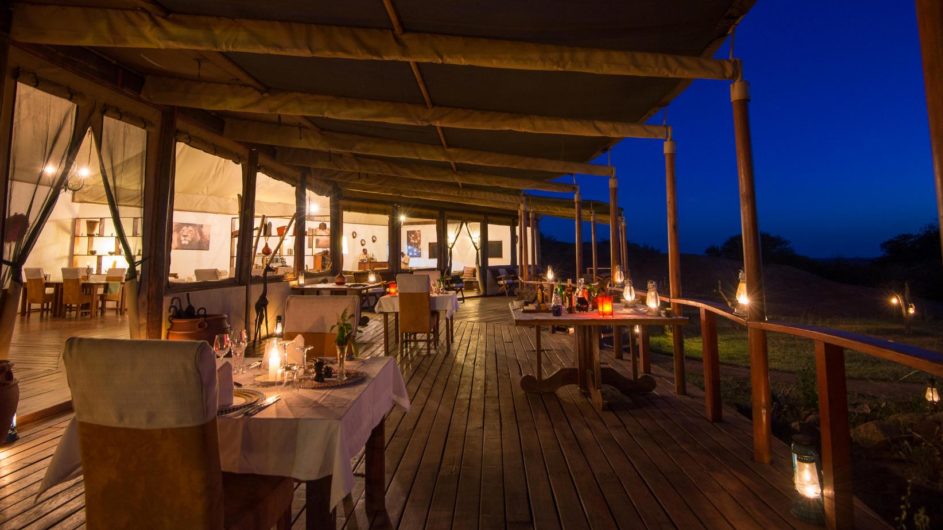 Tanzania Serengeti Sanctuary Kusini Dinner Terrasse