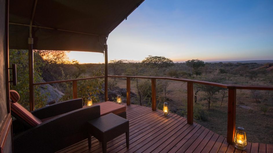 Tanzania Serengeti Sanctuary Kusini Zelt Terrasse Ausblick