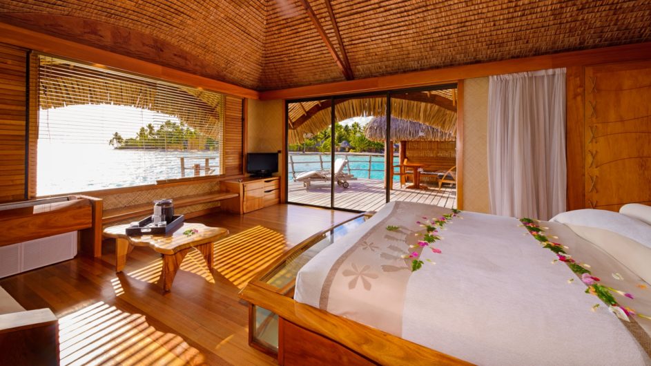 Französisch Polynesien Tahai Island Resort Overwater Bungalow Schlafzimmer