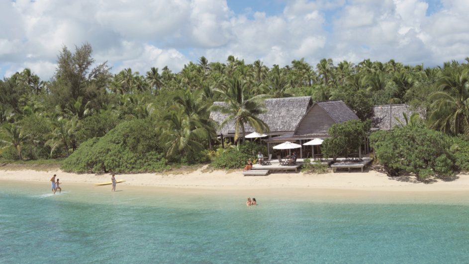 Tonga Tongatapu Fafa Island Resort Restraurant am Strand