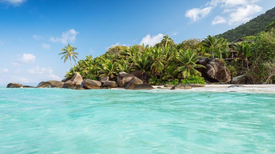 Seychellen - Silhouette Island - Hilton Labriz - Strand 2
