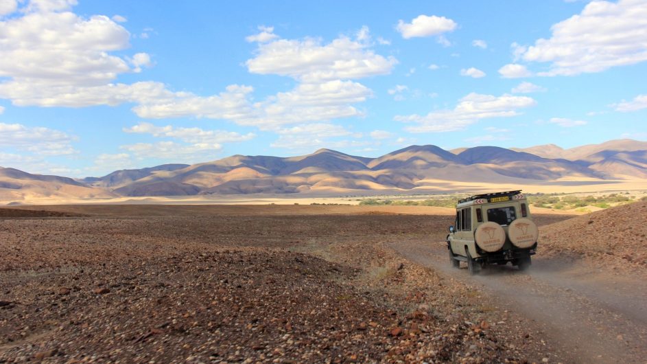 Namibia - Namibia Experience - Fahrzeug unterwegs