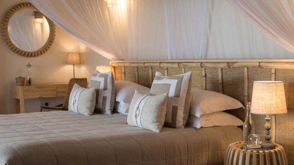 Uganda - Great Lakes Safaris - Queen Elisabeth NP - Elephant Plains Lodge - Zimmer innen