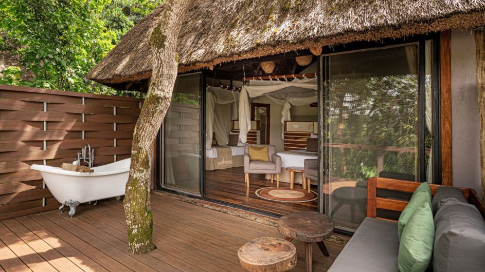 Uganda - Jinja - Lemala Wildwater Lodge - Zimmer Terrasse