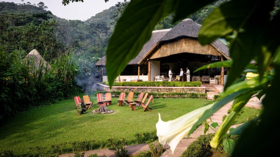 Uganda - Sanctuary Forest Lodge - Lagerfeuer