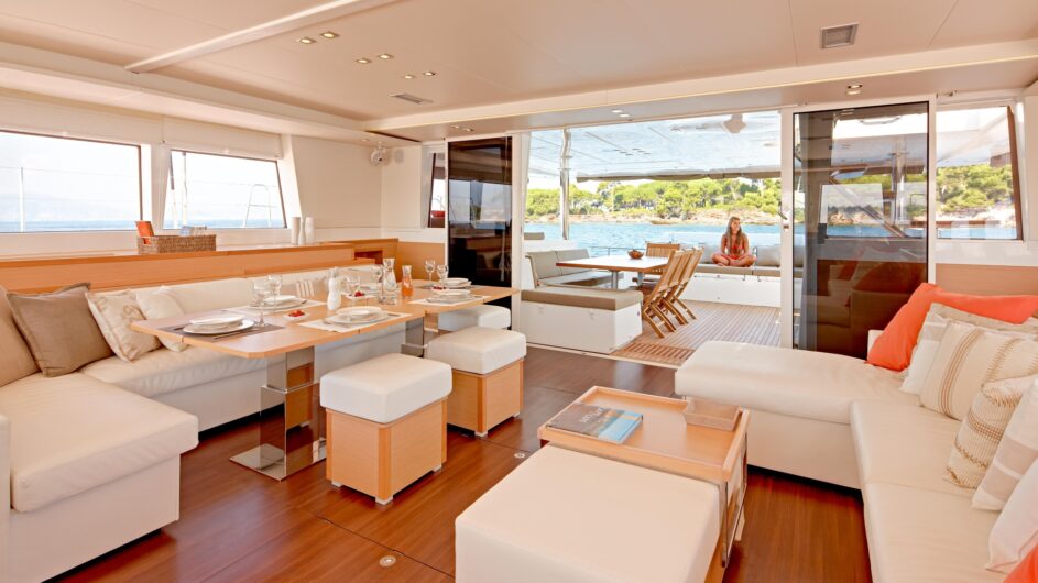 Dream Yacht Charters - Lagoon 620 - Beispiel Lounge - c Lagoon Catamarans - Dream Yacht