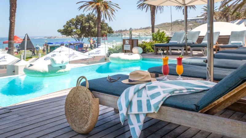 Südafrika - Kapstadt - The Bay Hotel - Poolliegen