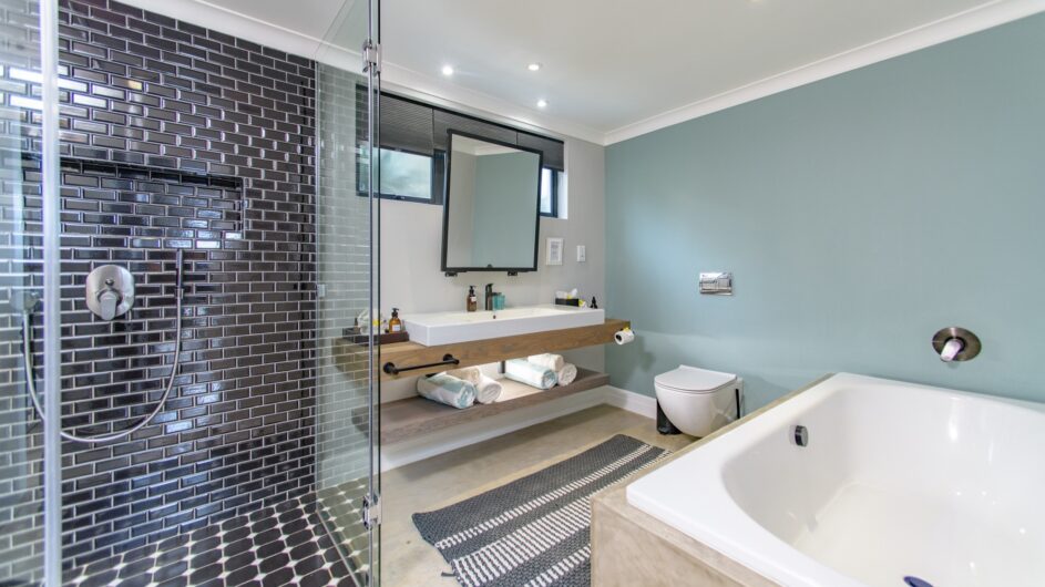 Südafrika - Babanango Game Reserve - Valley Lodge - Deluxe Room - Bad - c Sven Musica - Love Africa Marketing