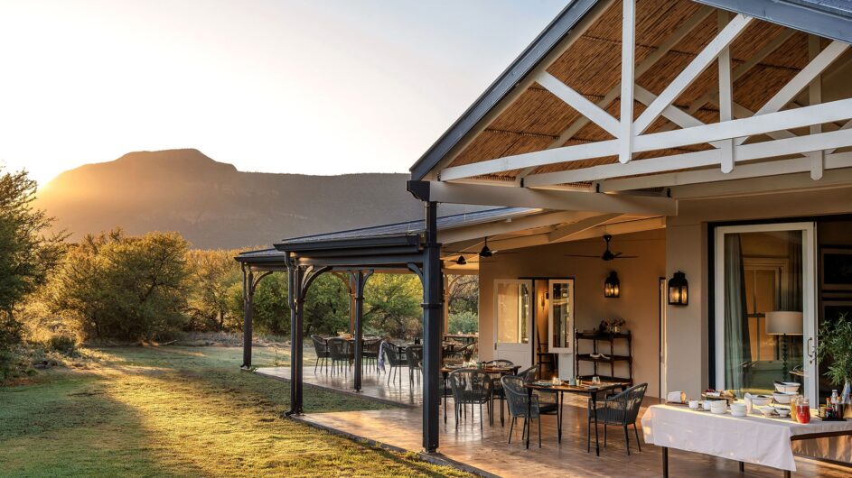 Südafrika - Karoo - Samara Karoo Lodge - Frühstück auf der Veranda - c Maike McNeill