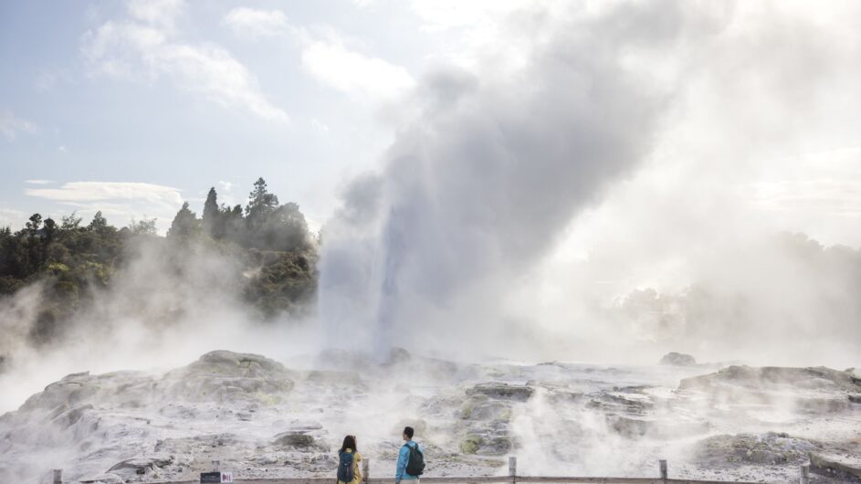 Neuseeland - Bay of Plenty - Rotorua - Geysir - Tourism NZ - c Miles Holden