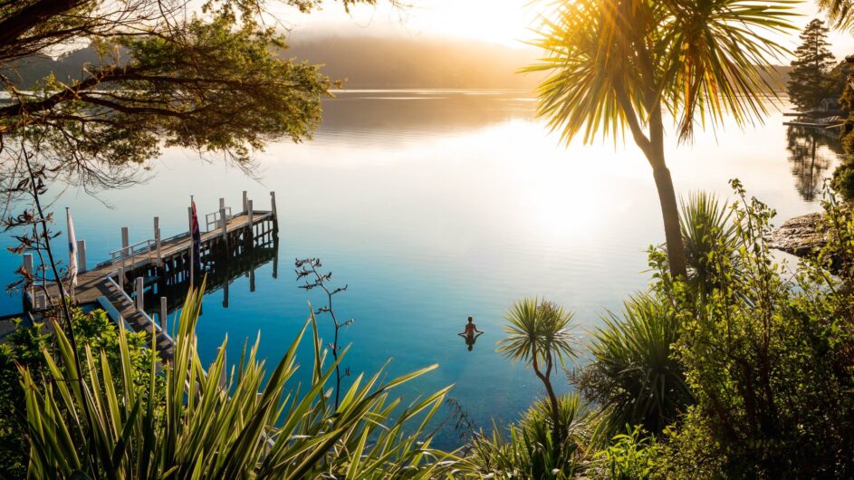 Neuseeland - Queen Charlotte Sound - Bay of Many Coves Resort - Steg