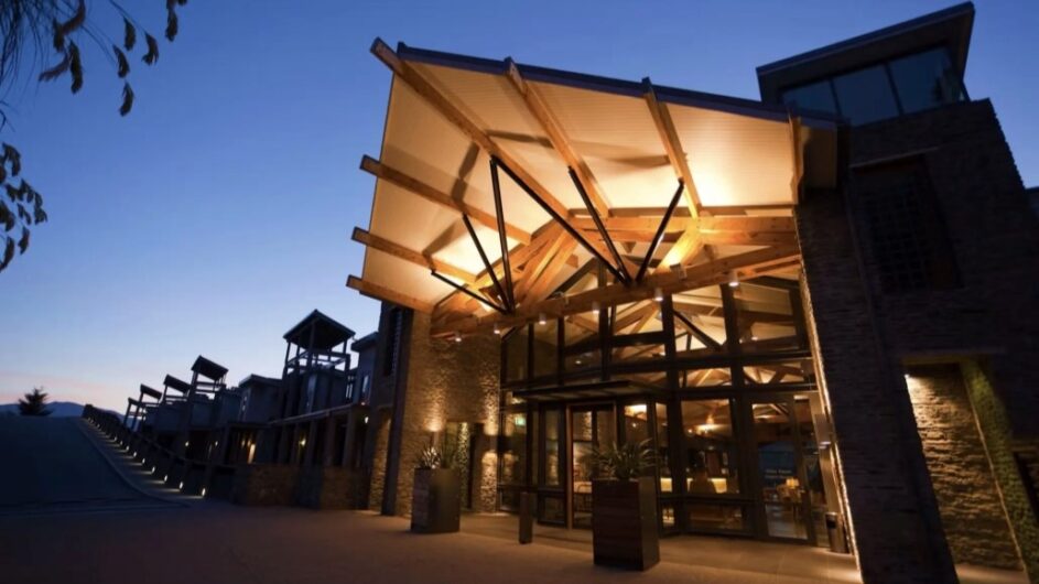 Neuseeland - Queenstown - The Rees Hotel - Eingang