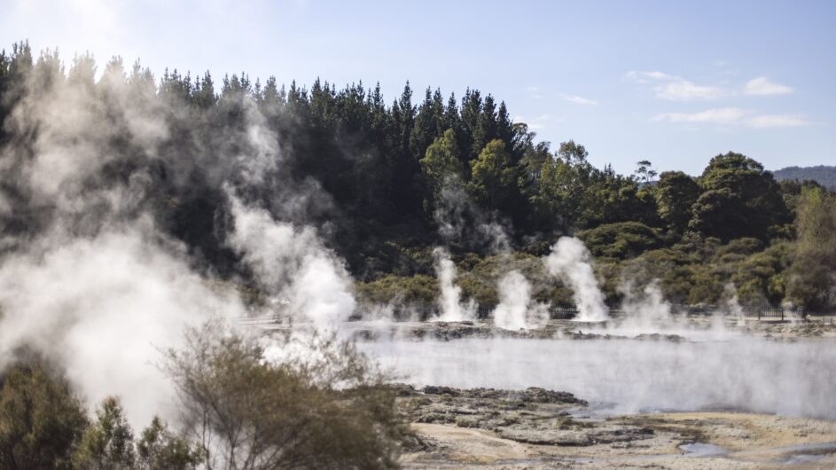 Neuseeland - Rotorua - Geothermal Activities - Tourism NZ - c Miles Holden