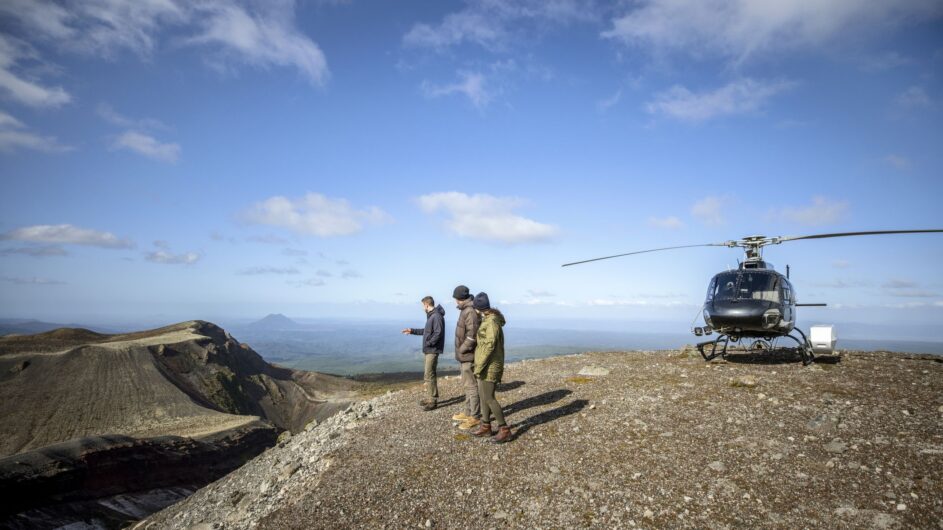 Neuseeland - Rotorua - Volcanic Air´s Helicopter - Tourism NZ - c Miles Holden