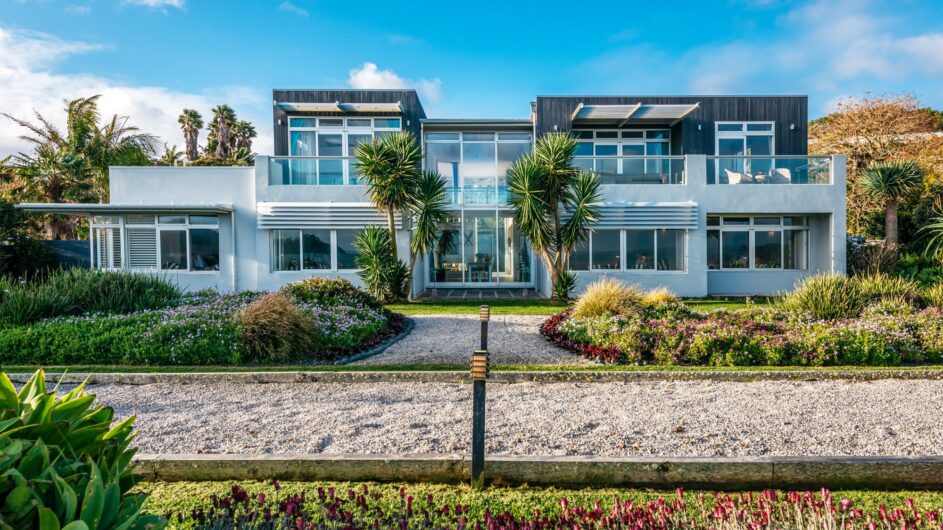 Neuseeland - Waiheke Island - Waiheke Waterfront Lodge - Aussenansicht