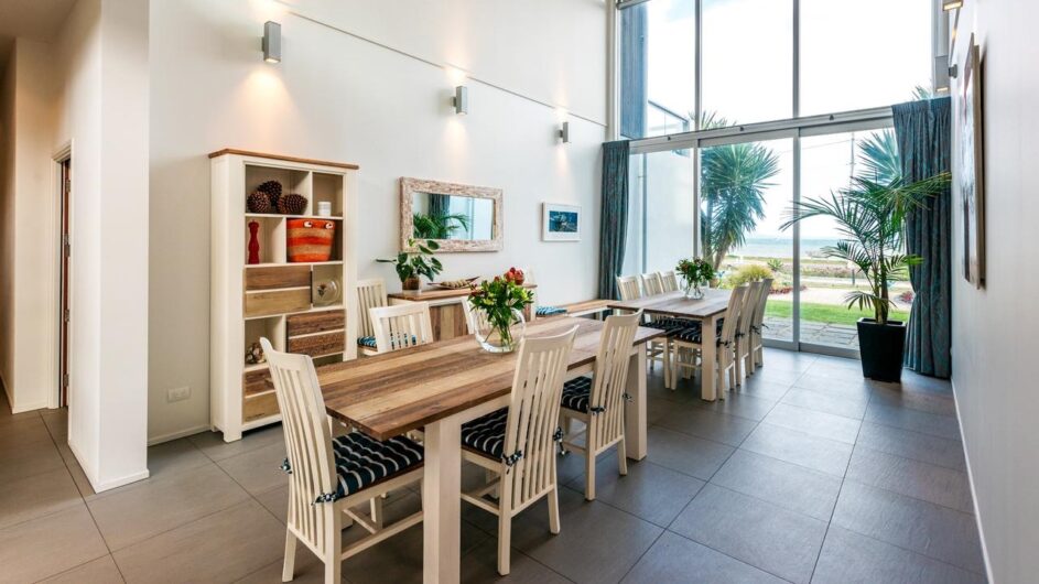 Neuseeland - Waiheke Island - Waiheke Waterfront Lodge - Dining Area